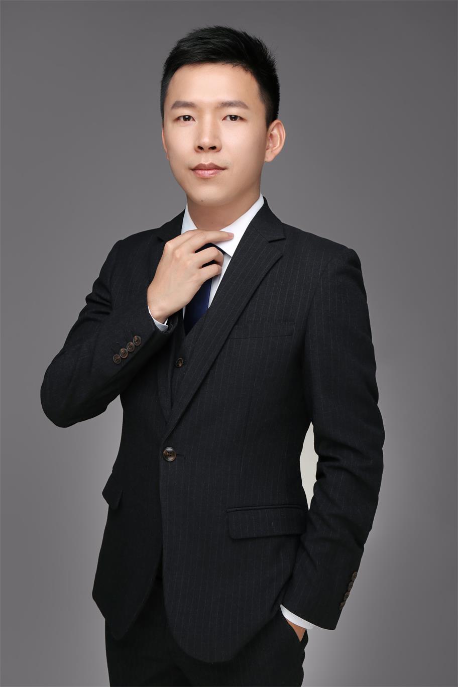 田晓琼 导演 & 创意总监